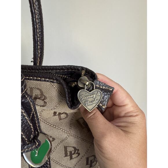 Beautiful Dooney&Bourke Leather Trimmed Signature Canvas Vintage Shoulder Bag - Picture 6 of 8